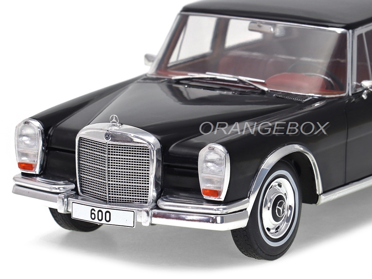 Mercedes Benz 600 Pullman LWB (W100) 1969 1:18 MCG Preto - 20 anos