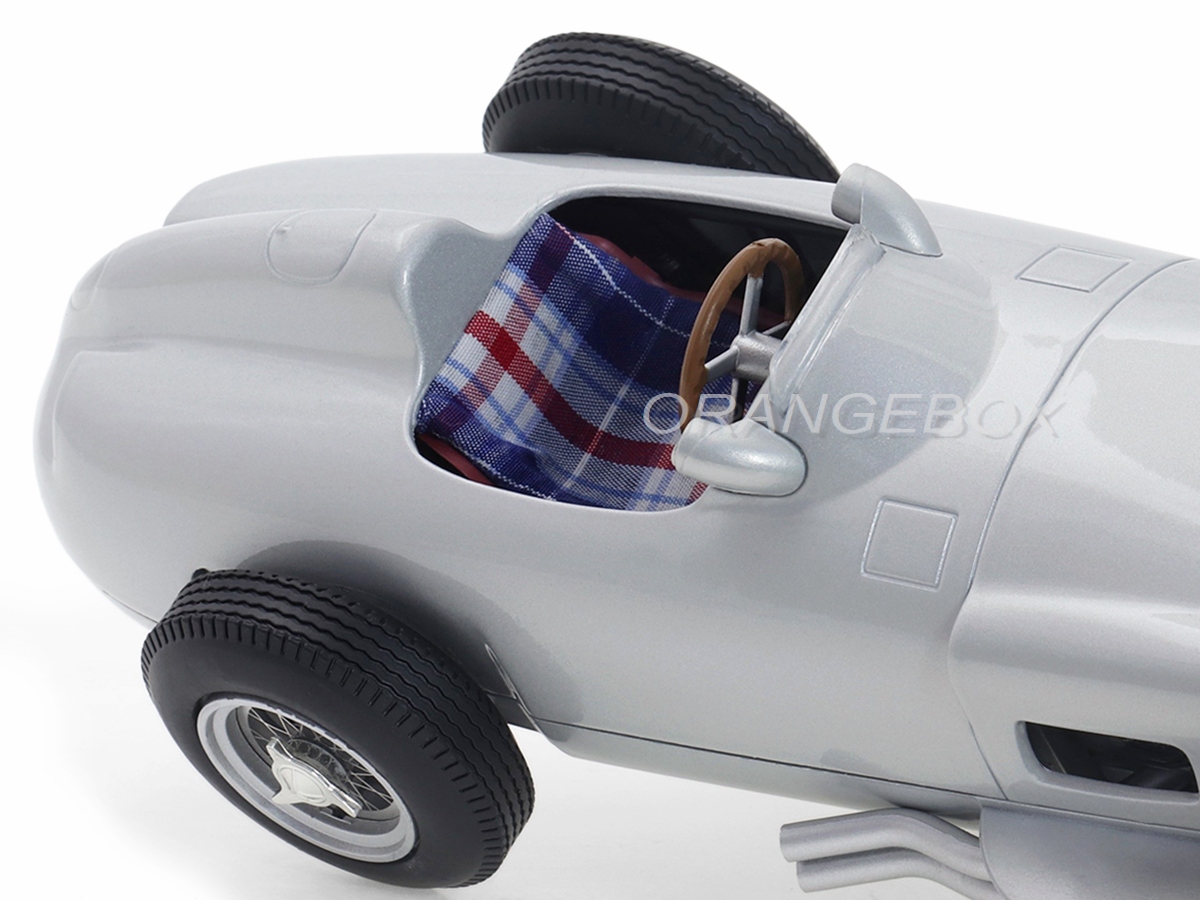 CMC 1/18 Mercedes Benz W196 Monoposto① Fórmula 1 Mercedes Benz W196 Plain Body Edition 1955 1:18 Werk83