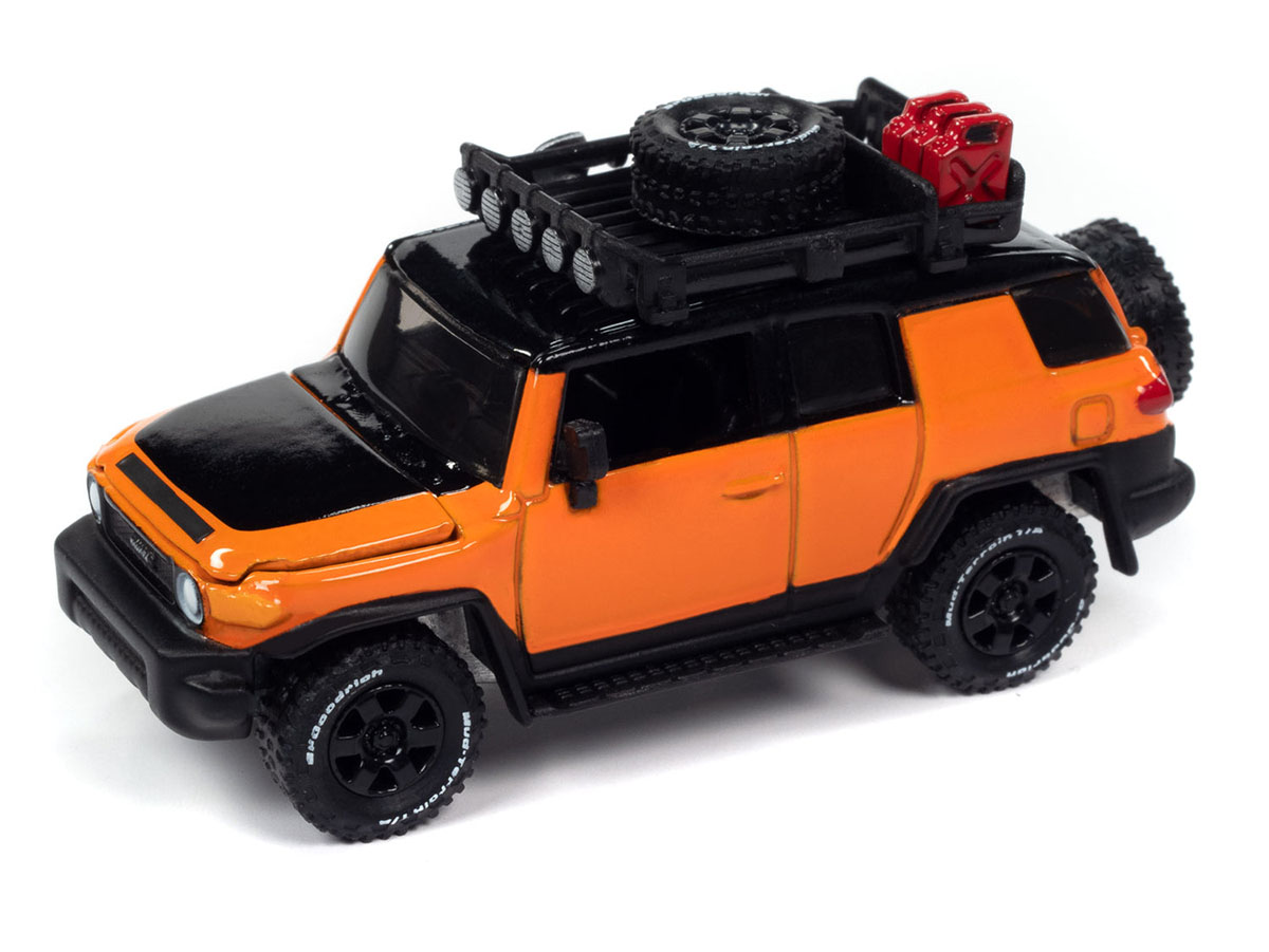 Toyota FJ Cruiser 2007 R2B 2023 1:64 Johnny Lightning - 20 anos