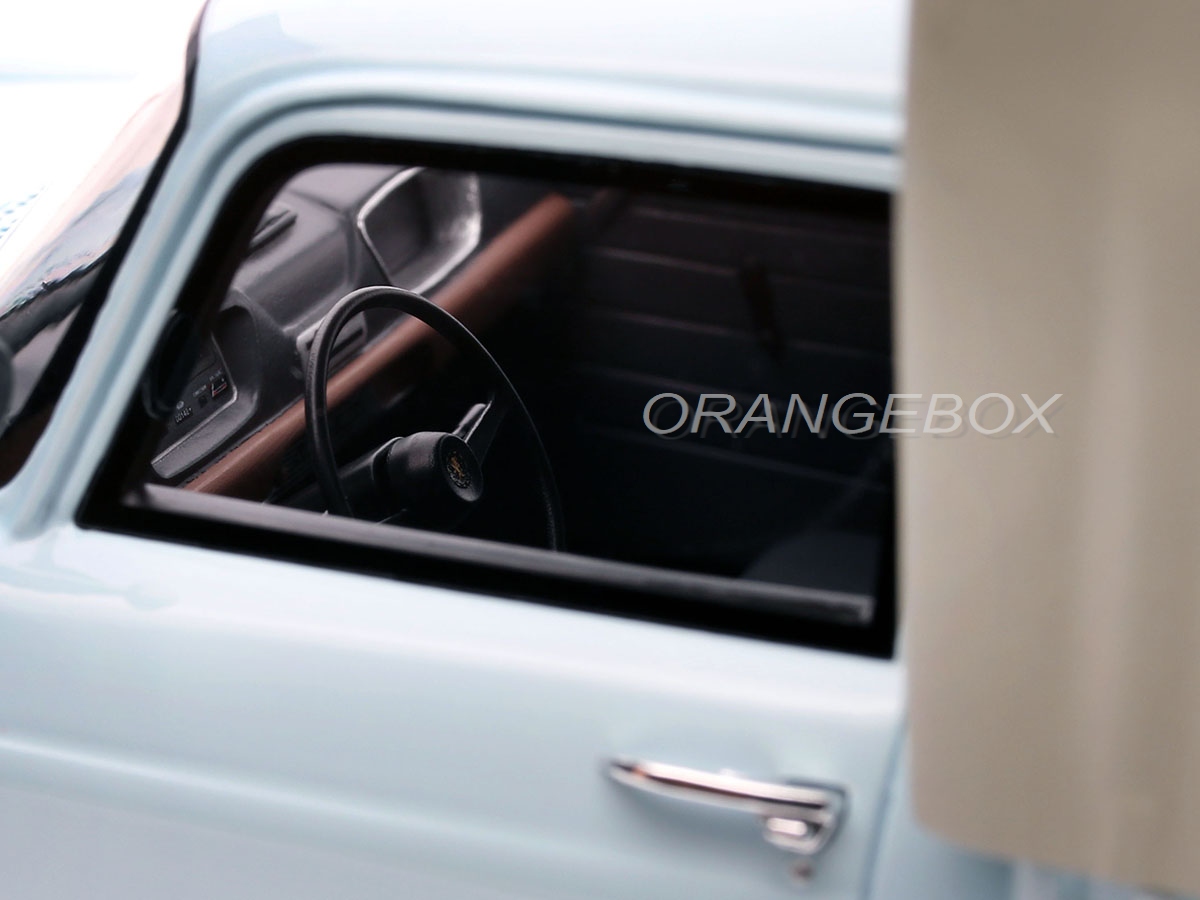 1/18 プジョー 404 ピックアップトラック 1967 (ブルー) 世界限定999