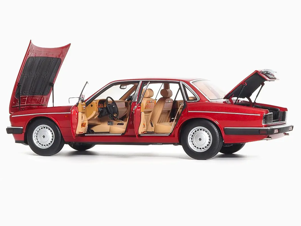 Jaguar Daimler XJ6 (XJ40) 1:18 Almost Real Vermelho - 20 anos