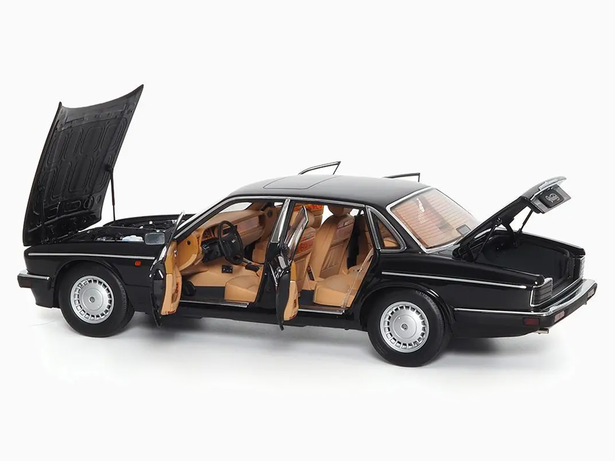 【新品】全開閉 Almost Real 1/18 ジャガー XJ40 XJ6 黒 Jaguar Daimler XJ6 (XJ40) 1:18 Almost Real Preto - 19 anos! Loja