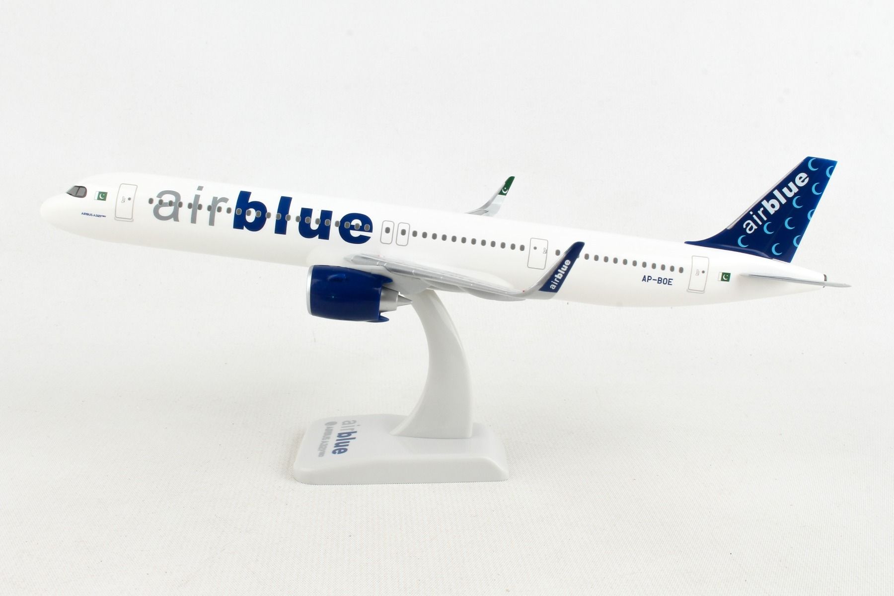 Avião Airbus A321neo Airblue 1:200 Hogan - 20 anos! Loja on-line