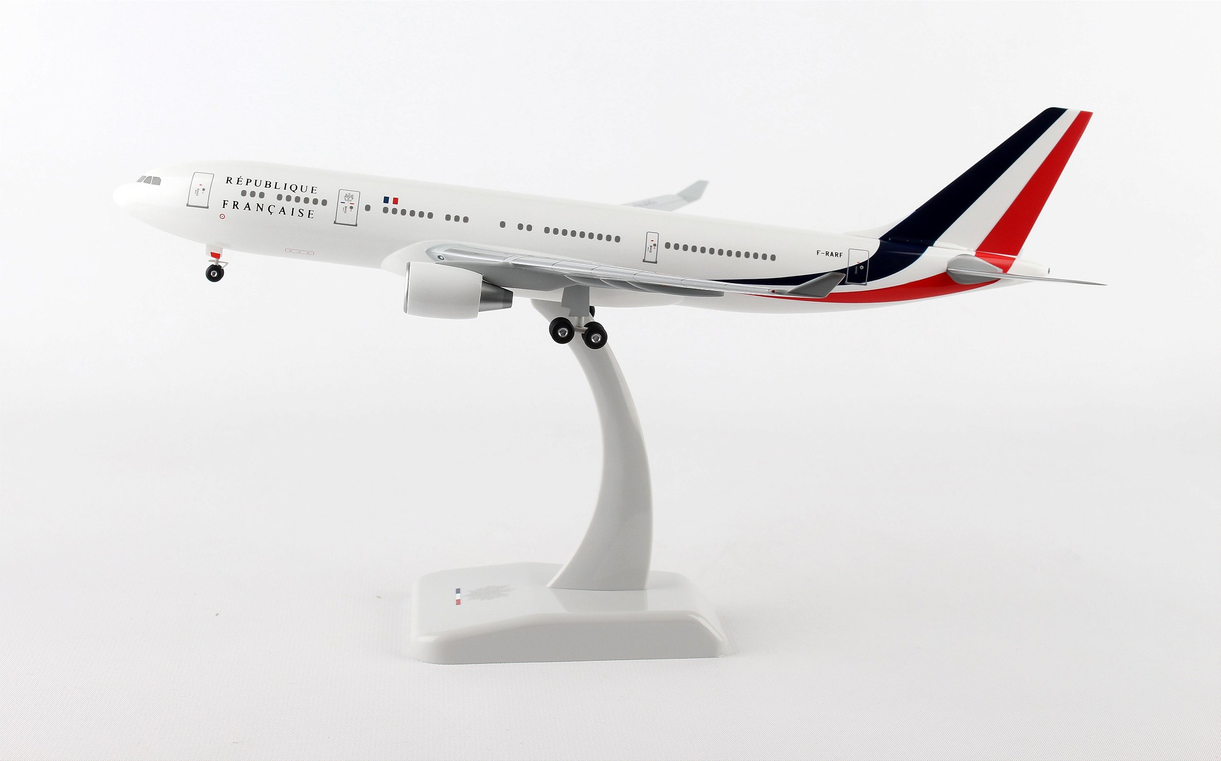 Avião Airbus A330-200 French Air Force 1:200 Hogan - 20 anos! Loja