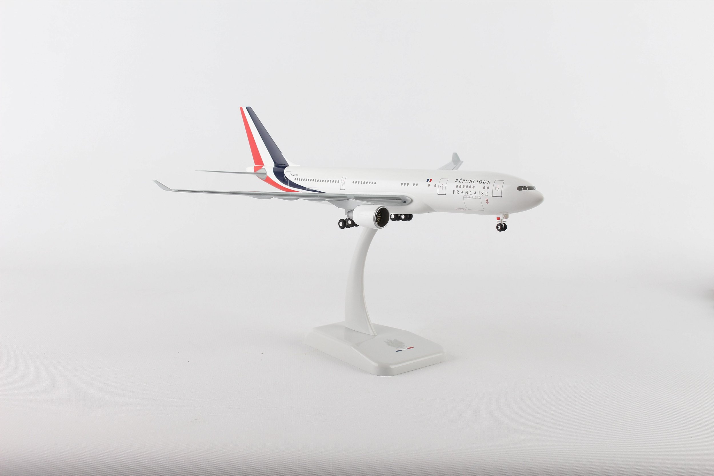 希少　Hogan EgyptAir A330-300 / 1:200　未使用品 Hogan Wings American Airlines Airbus A330-300 LI10994GR | WINGSMO