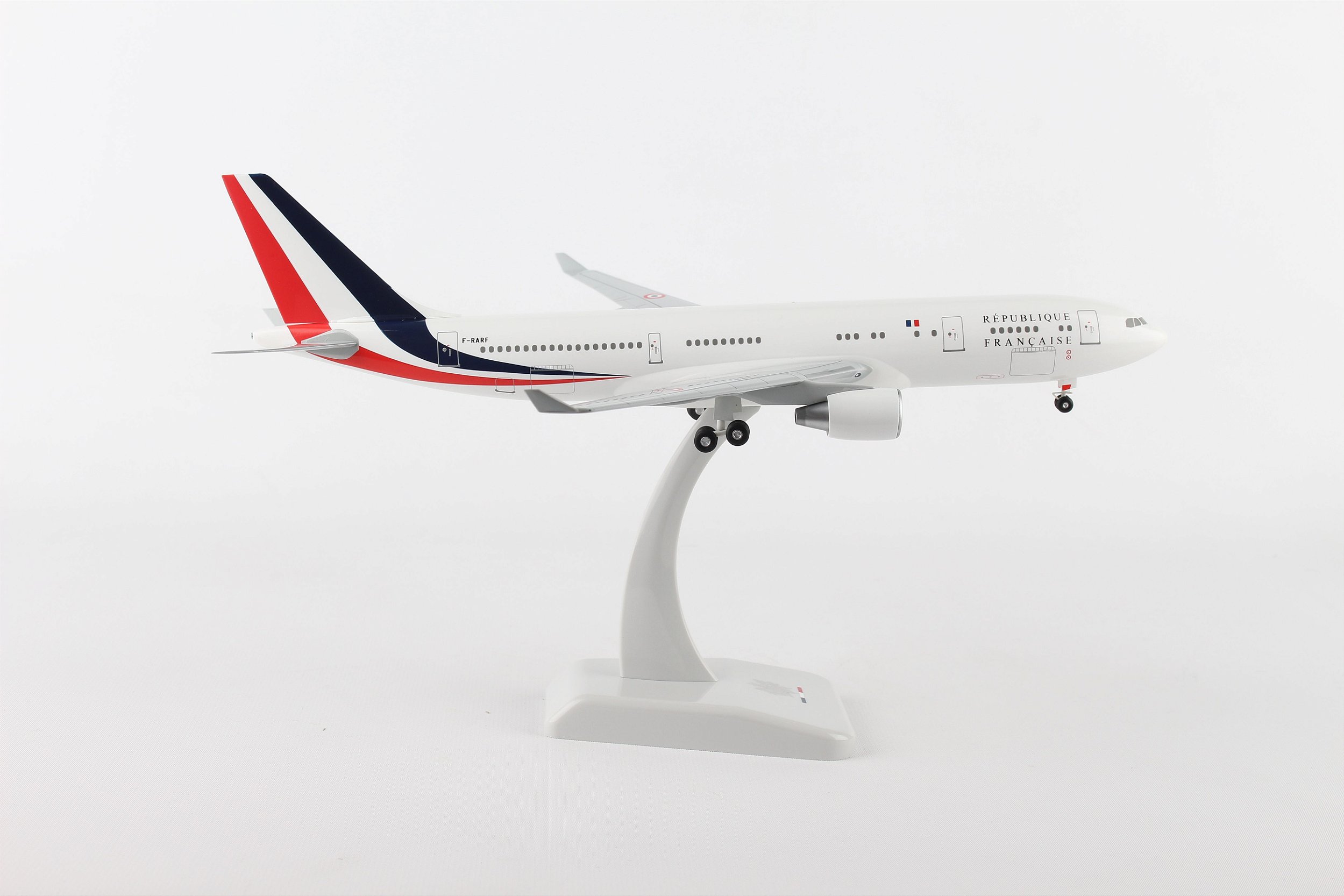 Avião Airbus A330-200 French Air Force 1:200 Hogan - 19 anos! Loja