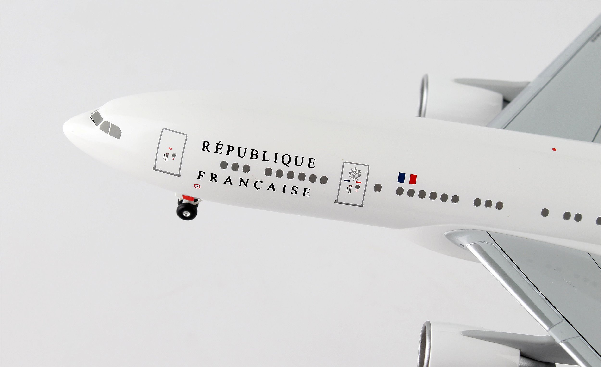 Avião Airbus A330-200 French Air Force 1:200 Hogan - 19 anos! Loja