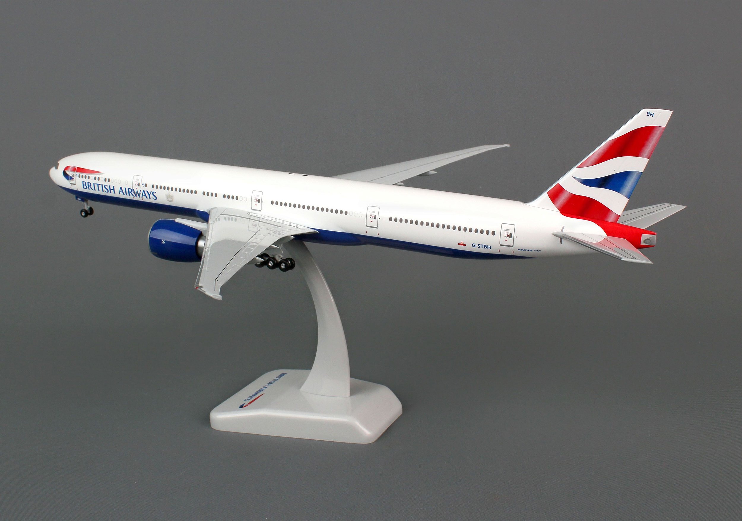 航空機・ヘリコプター JAL 777-200ER 1/200 Hogan Amazon.com: Daron Hogan Jal B777-200 Model Kit with Gear 1