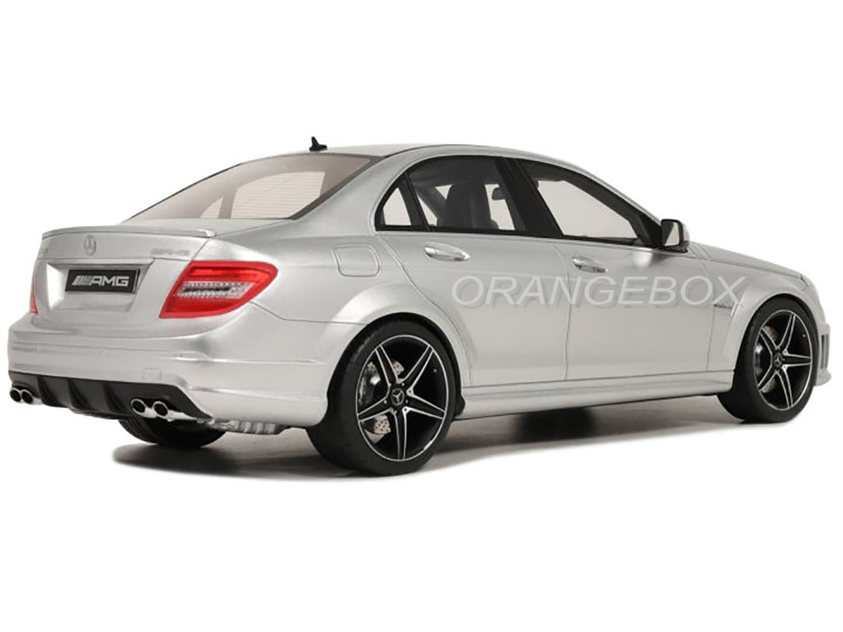 Mercedes Benz C63 AMG Sedan 2007 1:18 GT Spirit - 20 anos! Loja on