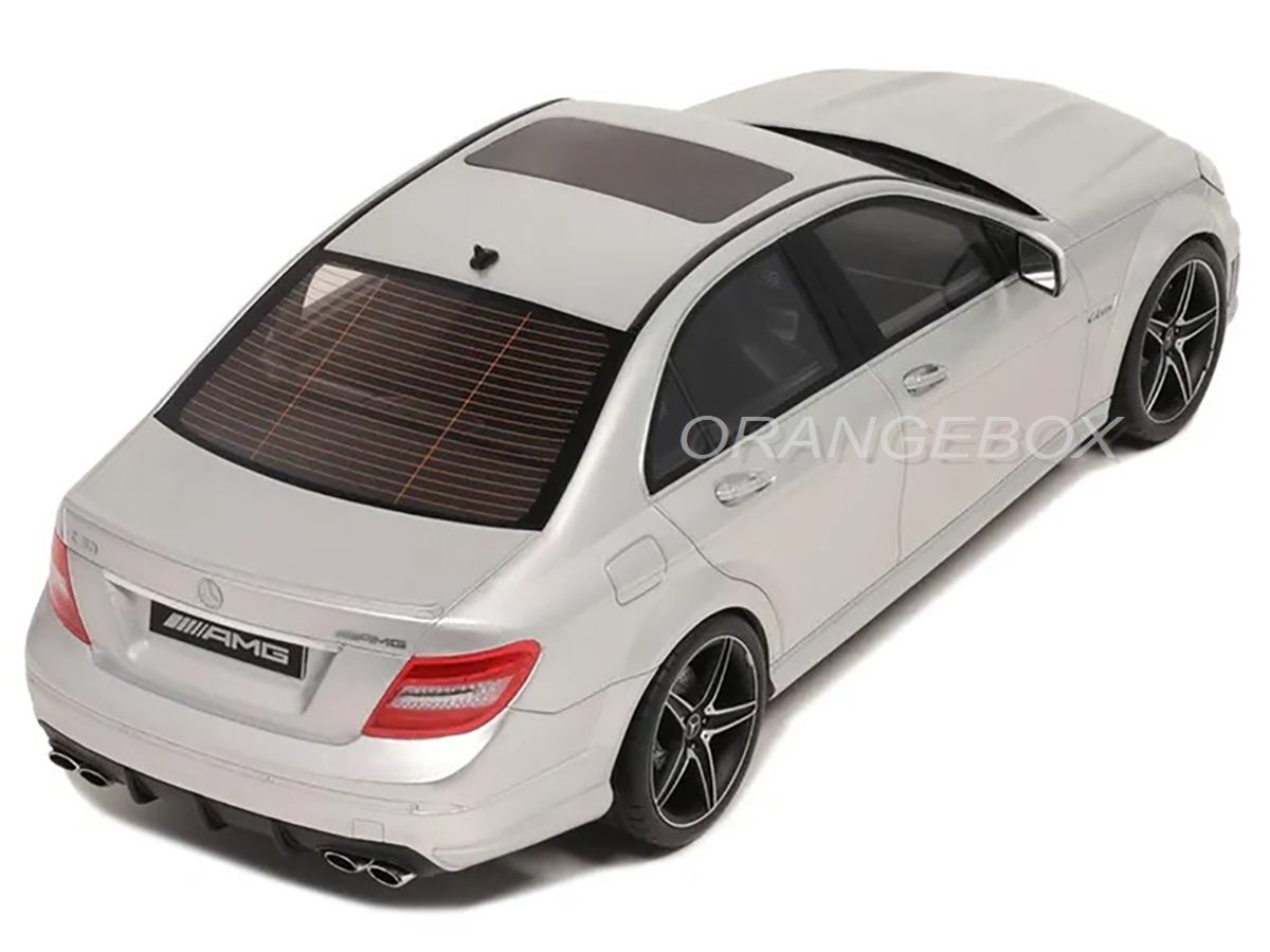 Mercedes Benz C63 AMG Sedan 2007 1:18 GT Spirit - 19 anos! Loja on