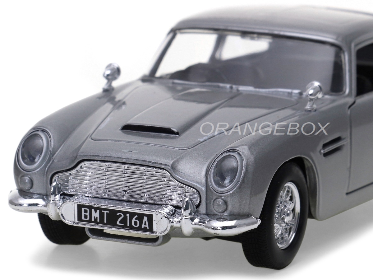 Aston Martin DB5 James Bond 007 1:24 Motormax - 20 anos! Loja on