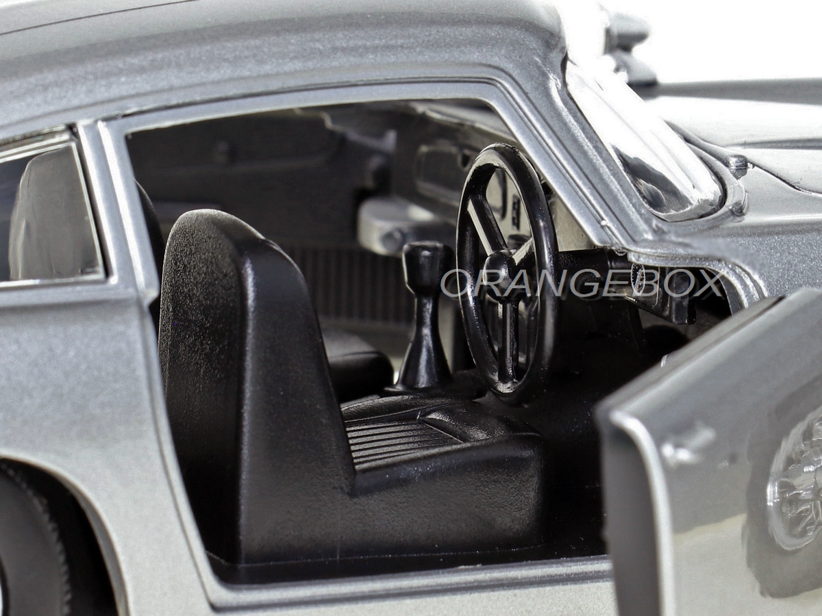 Aston Martin DB5 James Bond 007 1:24 Motormax - 20 anos! Loja on