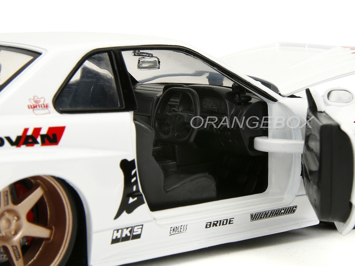 JDM – 2002 ニッサンスカイラインGT-R (R34) Nissan Skyline GT-R (R34) 2002 Street Fighter + Figura Ryu Jada