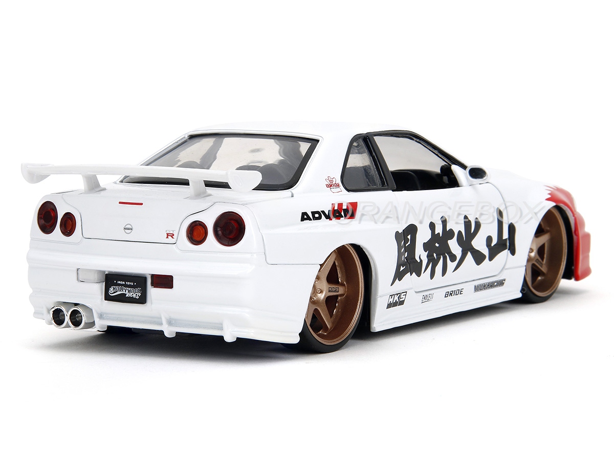 Nissan Skyline GT-R (R34) 2002 Street Fighter + Figura Ryu Jada