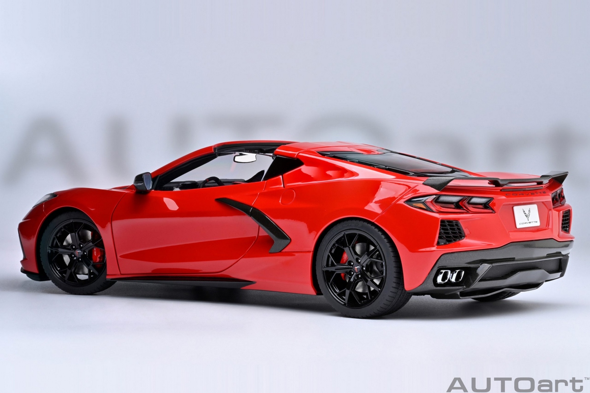 Chevrolet Corvette C8 Stingray Z51 1:18 Autoart Vermelho - 20 anos