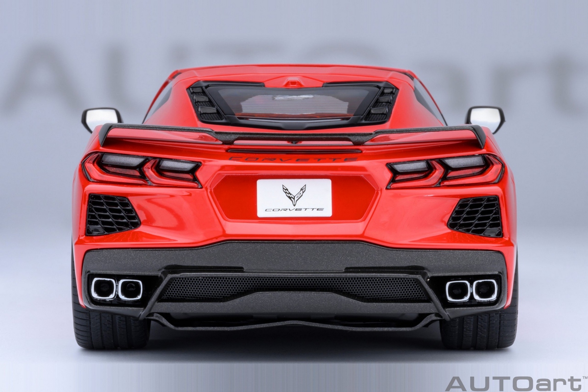 Chevrolet Corvette C8 Stingray Z51 1:18 Autoart Vermelho - 20 anos