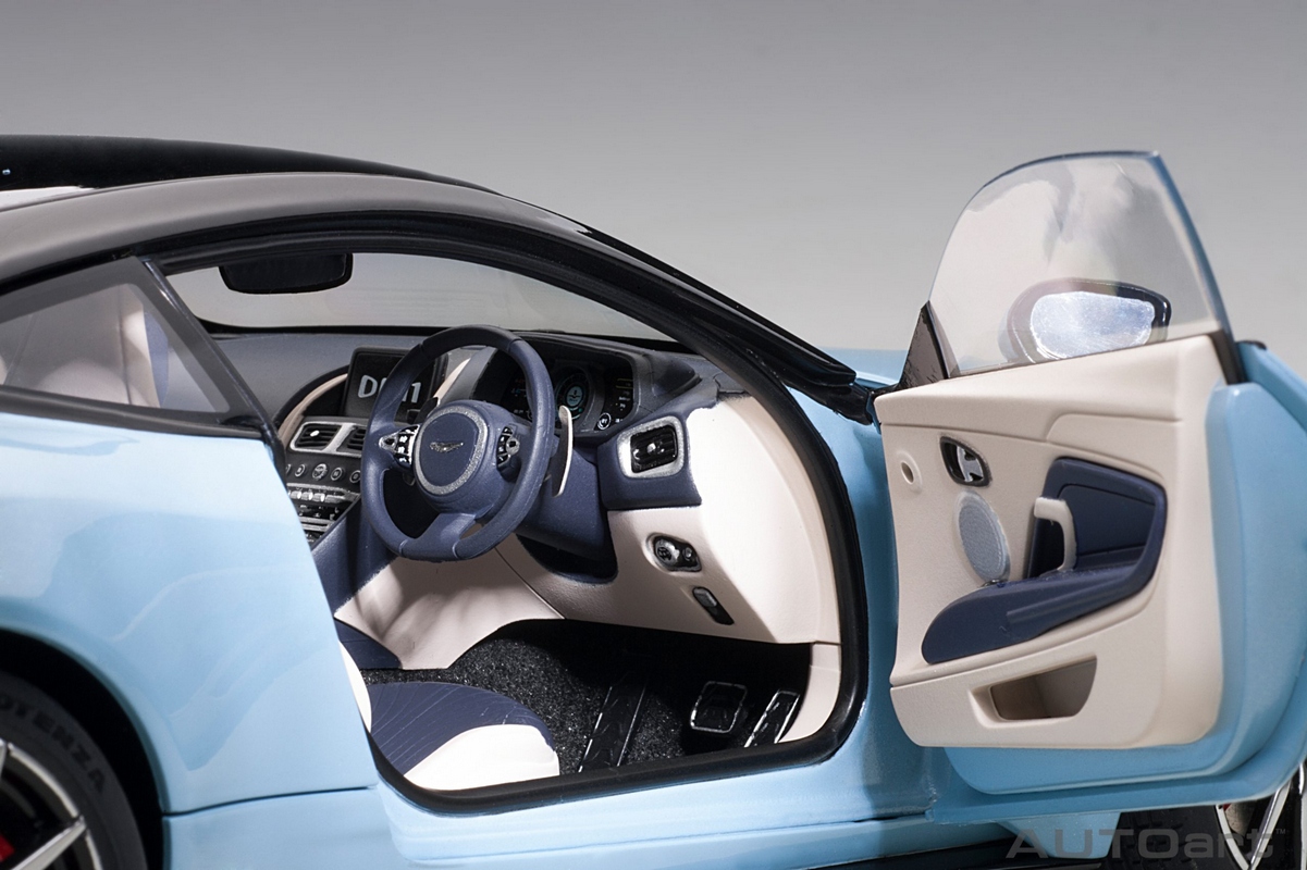 Aston Martin DB11 1:18 Autoart Azul - 20 anos! Loja on-line de