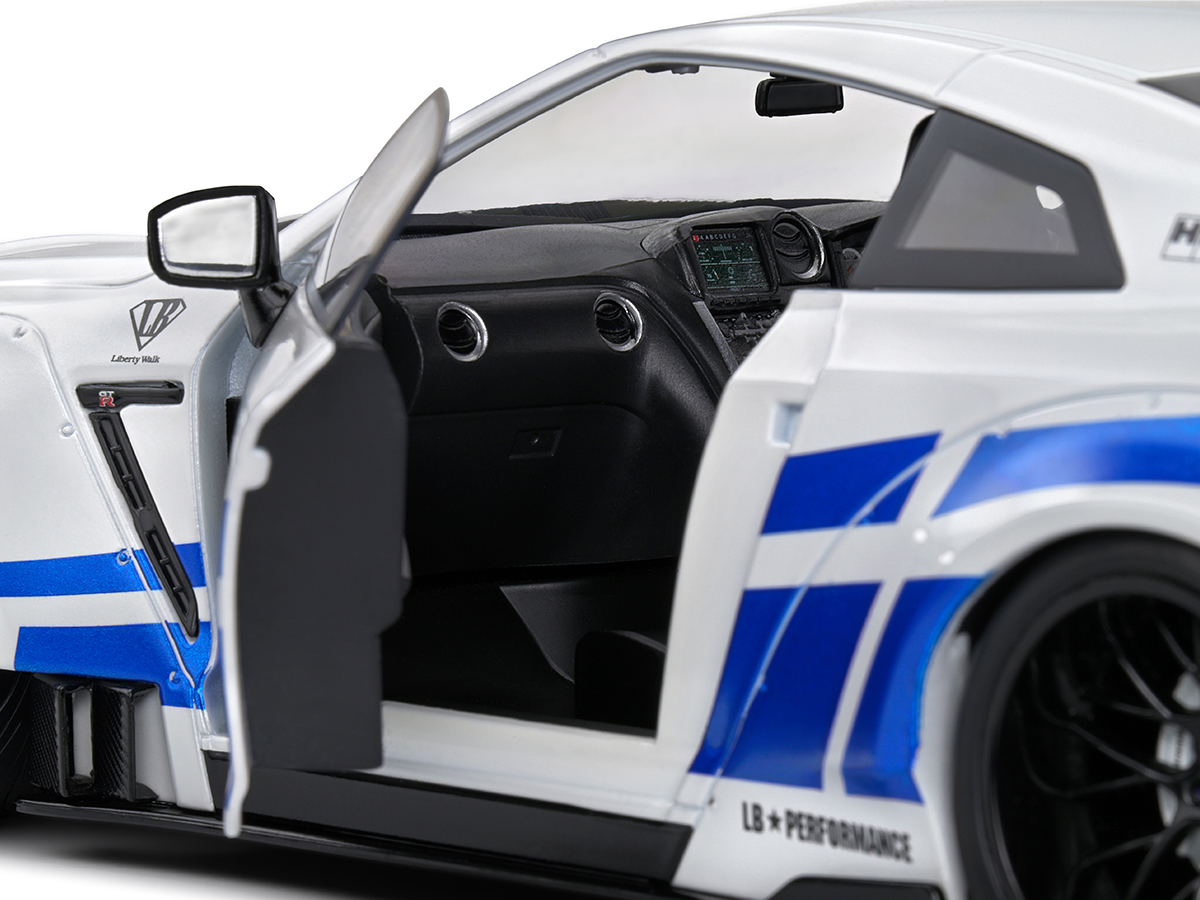 Nissan GT-R R35 Liberty Walk Body Kit 2.0 Coupe 2024 1:18 Solido
