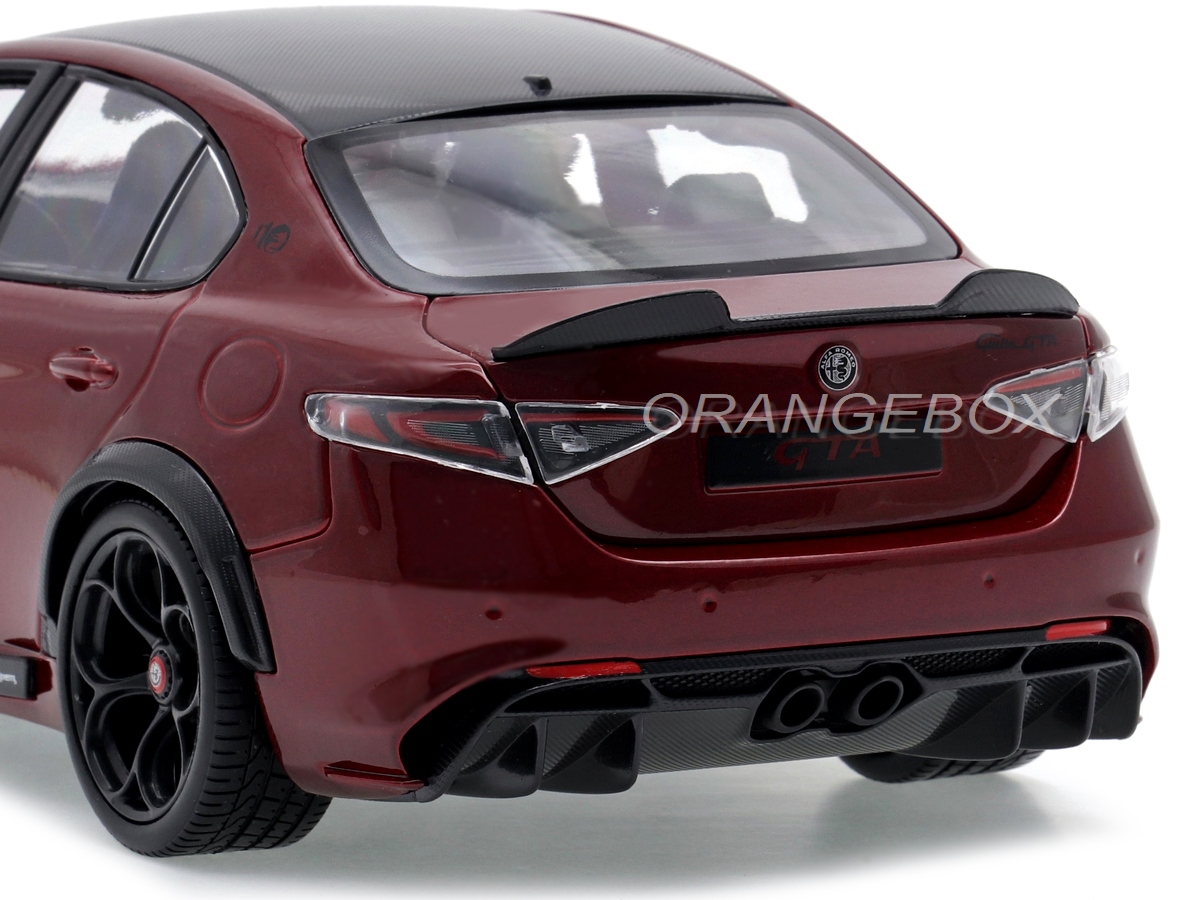 Alfa Romeo Giulia GTA 2020 1:18 Bburago Bordo - 20 anos! Loja on