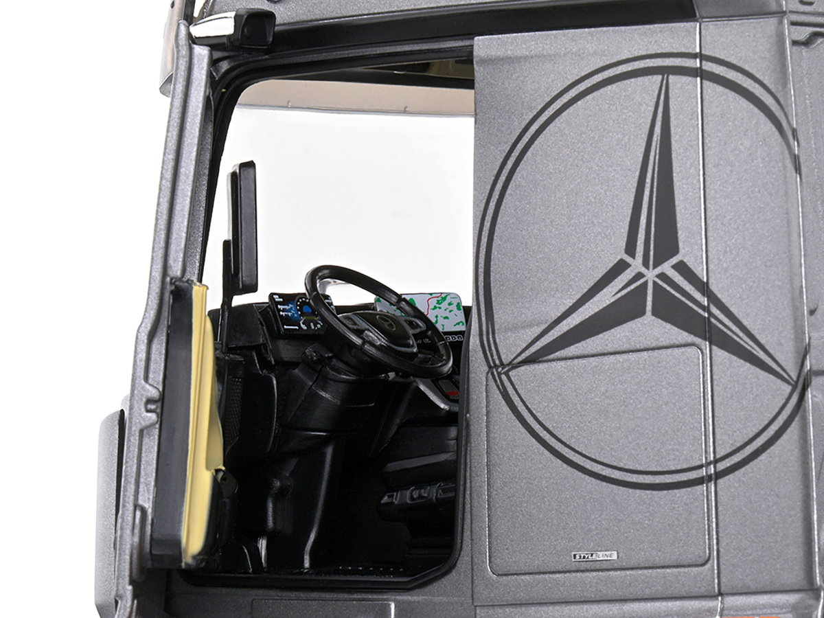 Mercëdes-Benz Actros L Grand Prix Edition Silver 2019 1/24