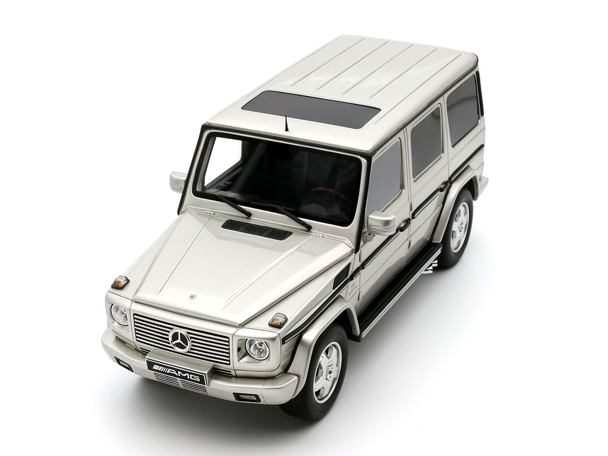Mercedes Benz Classe G 55 AMG 2003 1:18 OttOmobile Prata - 19 anos
