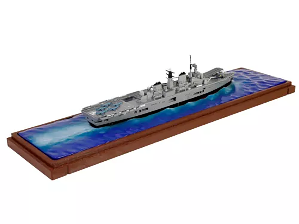 Navio Porta Aviões British HMS Invincible Falkland 1982 1:700
