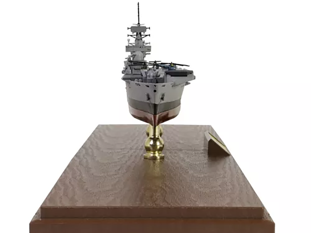 Navio Porta Aviões British HMS Invincible Falkland 1982 1:700