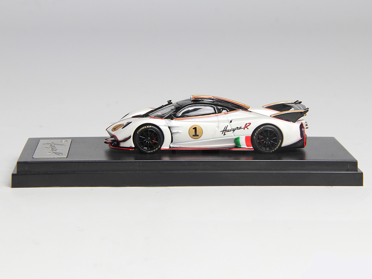 Pagani Huayra R 1:64 LCD Models Branco - 19 anos! Loja on-line de