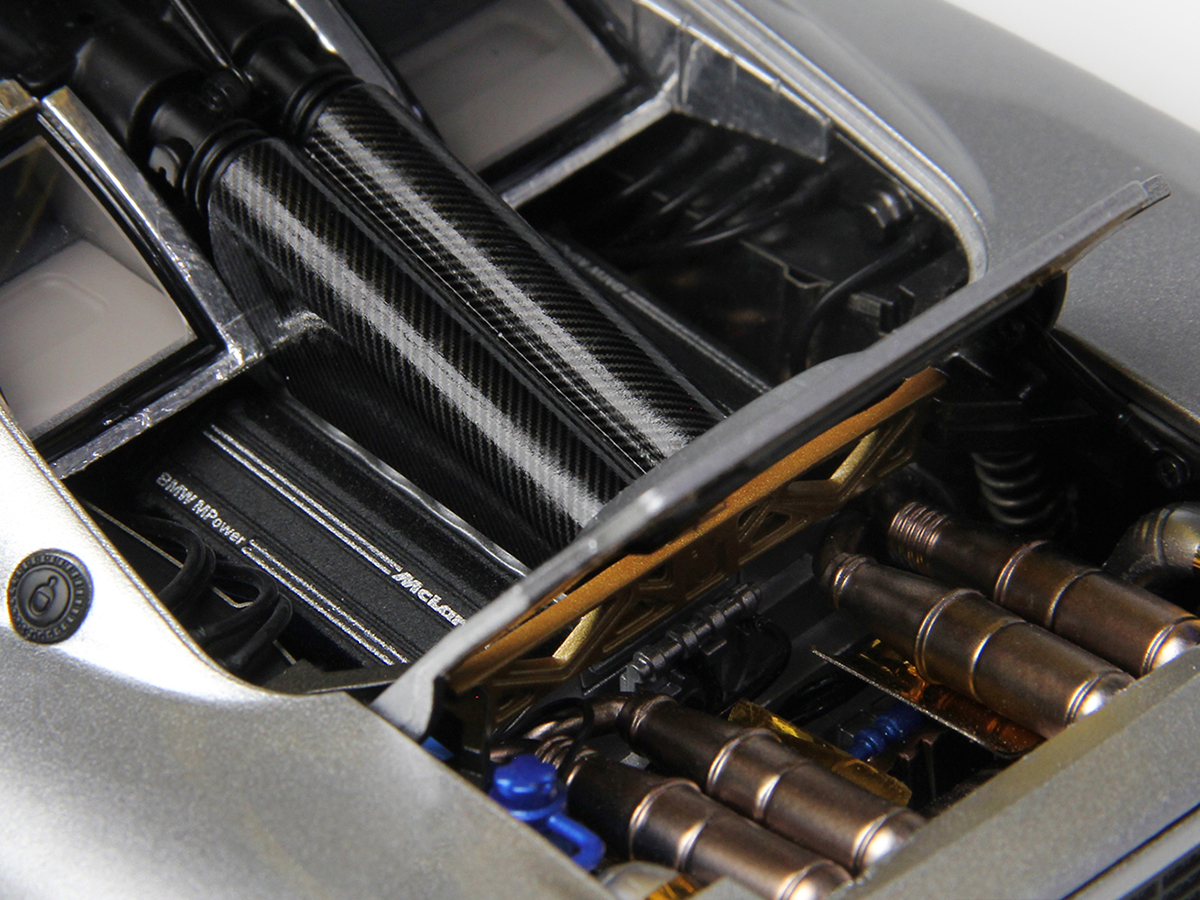 McLaren F1 1:18 LCD Models Prata - 20 anos! Loja on-line de