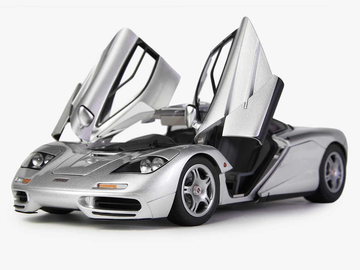 PRÉ-VENDA *** McLaren F1 1:18 LCD Models Prata - 19 anos! Loja on