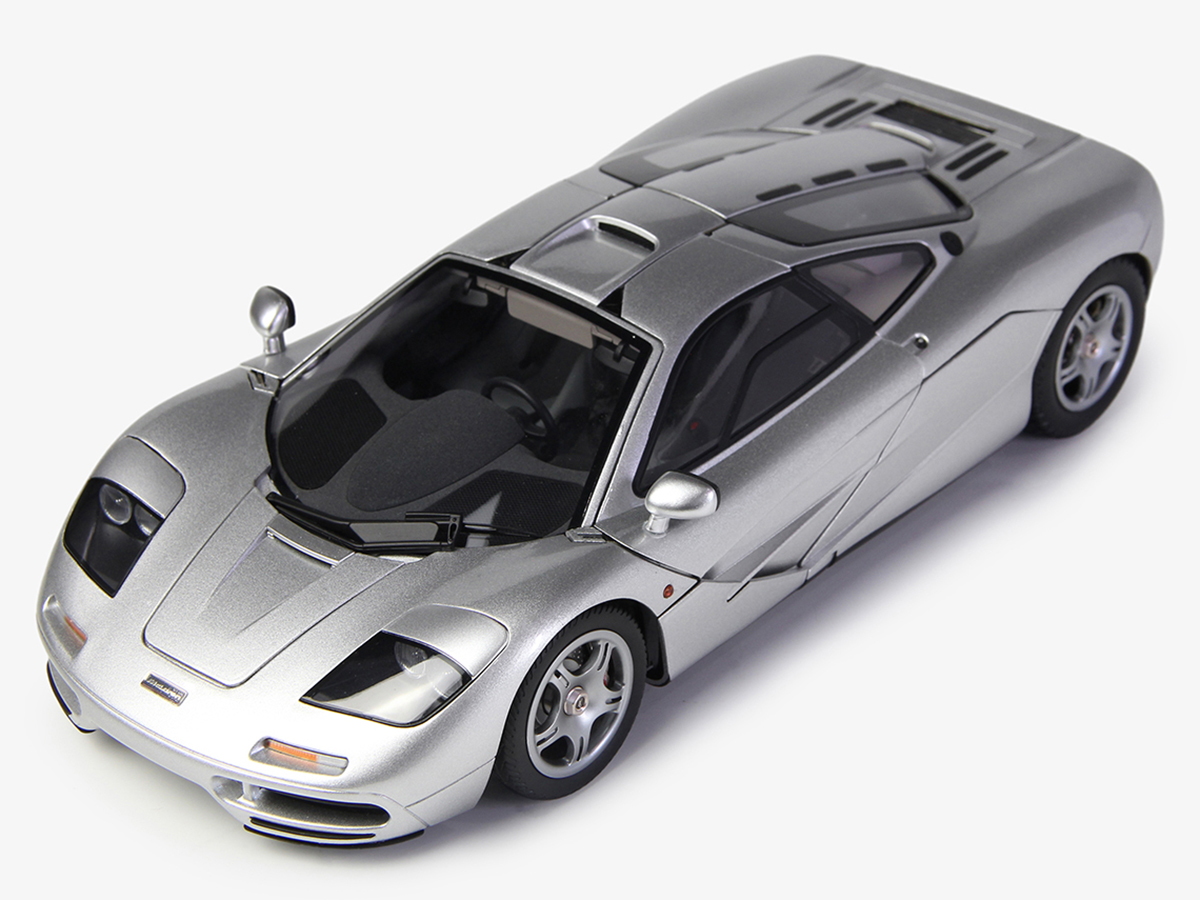 McLaren F1 1:18 LCD Models Prata - 18 anos! Loja on-line de