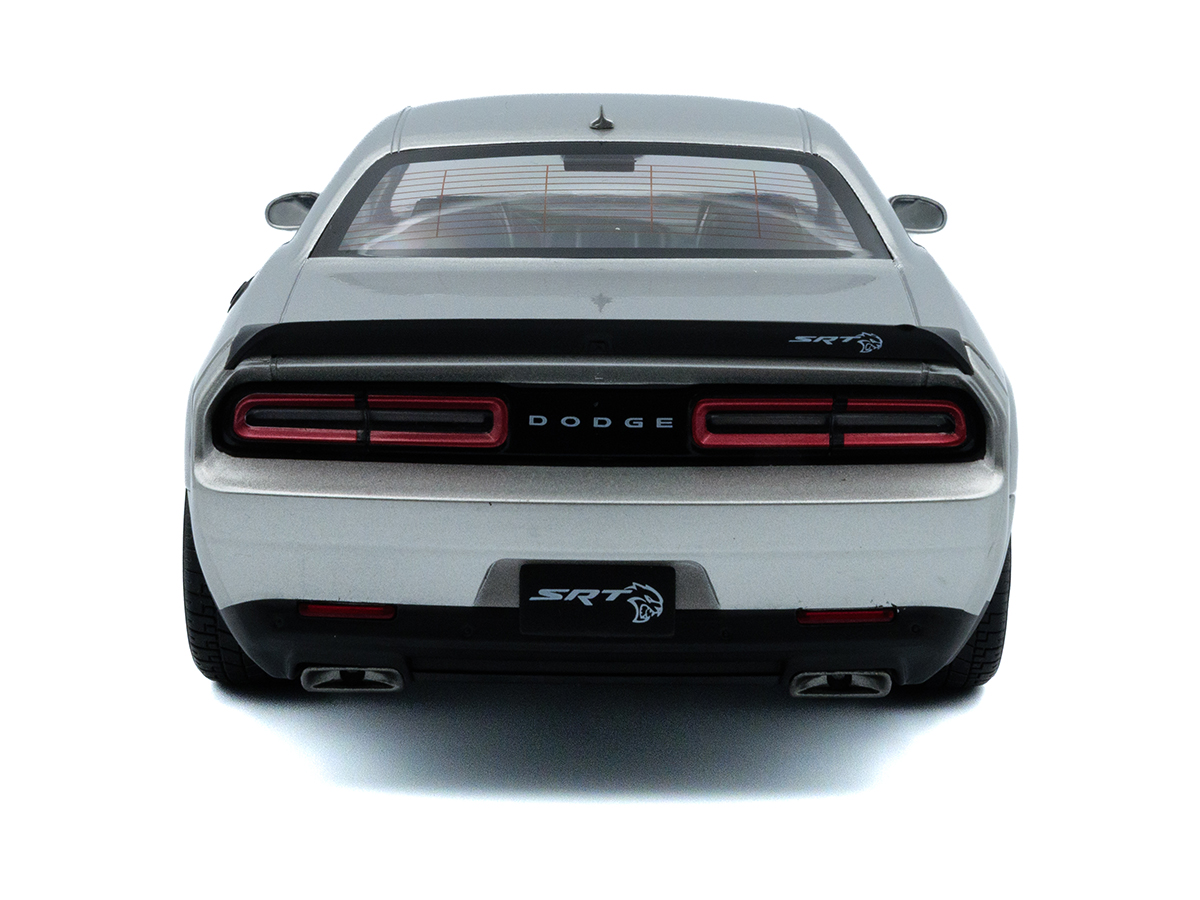 ソリド 1/18 ダッジ チャレンジャー SRT ヘルキャット 2023 Miniatura Dodge Challenger Hellcat Redeye 2023 1:18 Solido Cor