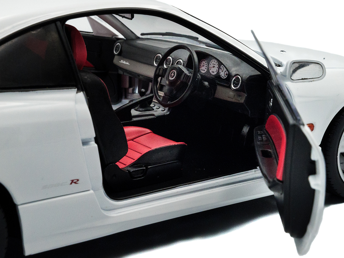 Nissan Silvia S15 Spec-R Aero 1999 1:18 Solido Branco - 19 anos