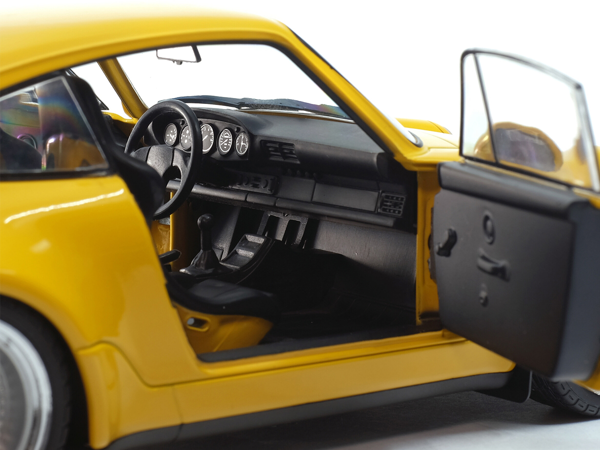 Porsche 911 (964) Carrera 3.8 RS 1:18 Solido Amarelo - 20 anos