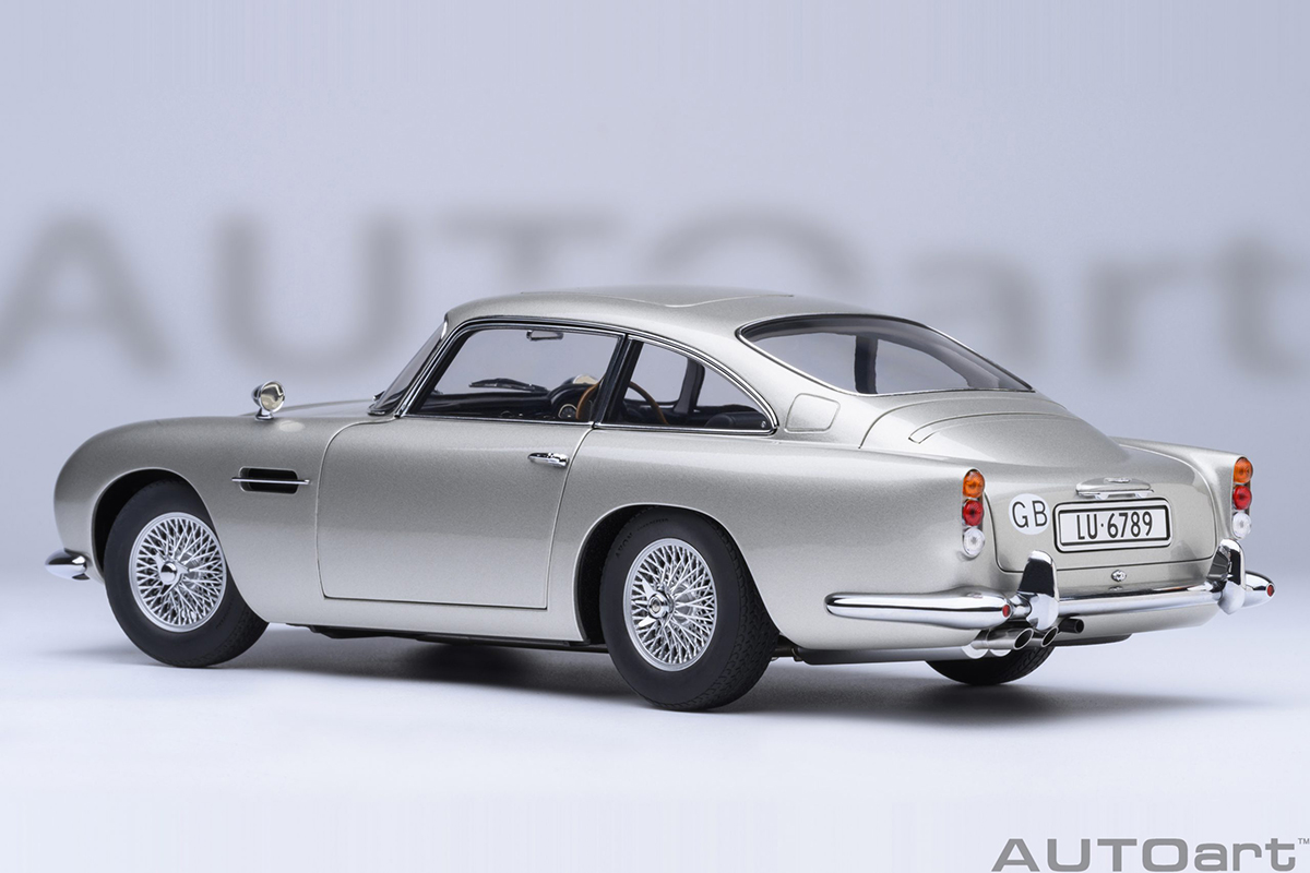 Aston Martin DB5 James Bond 007 Goldfinger 1:18 Autoart Prata - 19