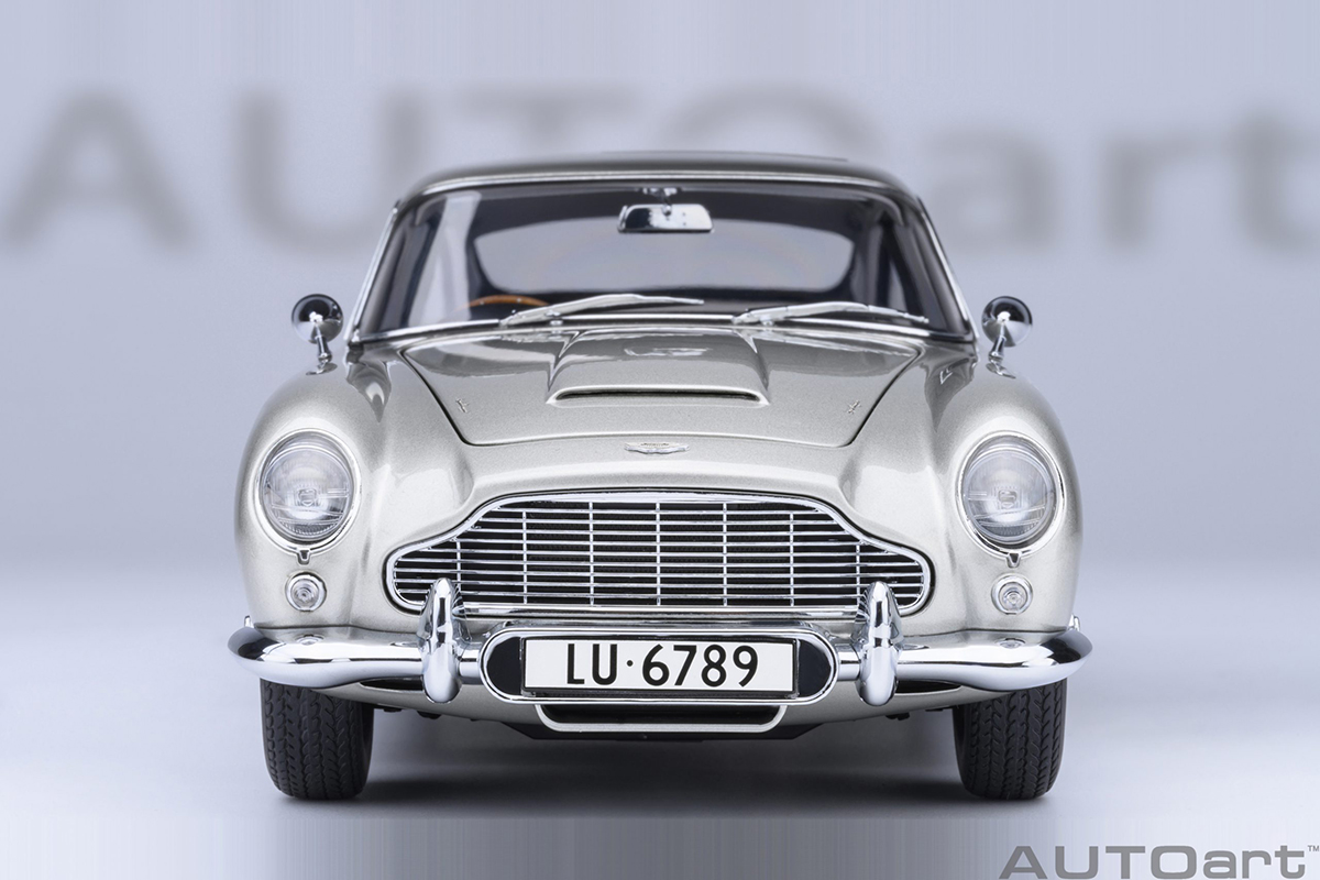Aston Martin DB5 James Bond 007 Goldfinger 1:18 Autoart Prata - 19