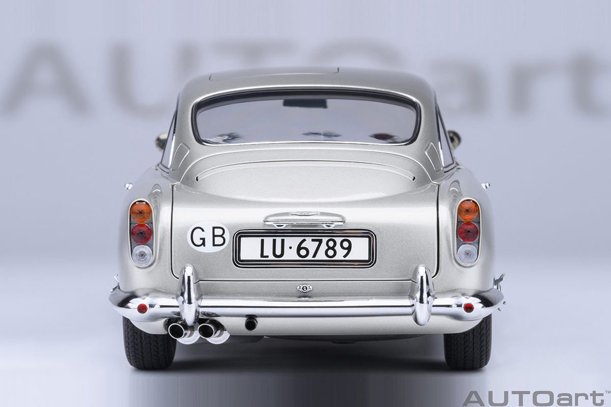 Aston Martin DB5 James Bond 007 Goldfinger 1:18 Autoart Prata - 20
