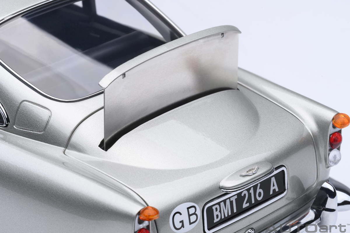 Aston Martin DB5 James Bond 007 Goldfinger 1:18 Autoart Prata - 20