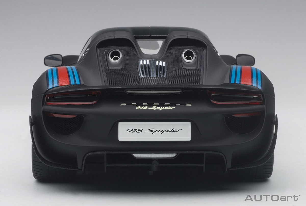 Porsche 918 Spyder Weissach Package Martini 1:18 Autoart - 19 anos