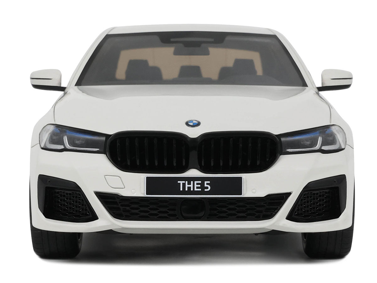 BMW 545e X Drive Saloon M Sport 2023 1:18 GT Spirit Branco - 20