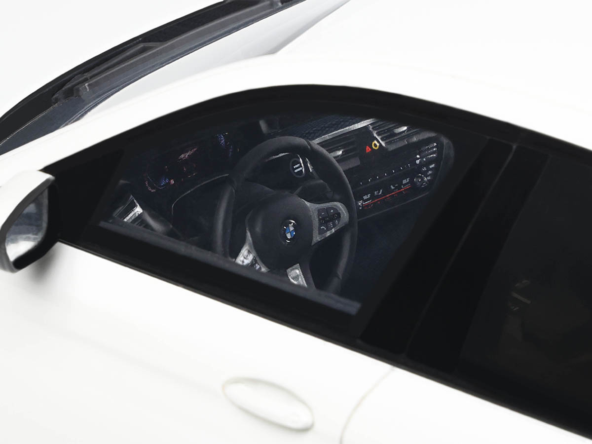 BMW 545e X Drive Saloon M Sport 2023 1:18 GT Spirit Branco - 20