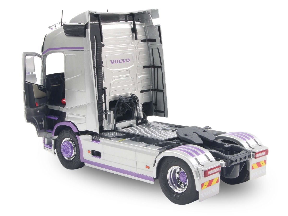 Volvo Trucks FH16 Globetrotter XL 2023 1:24 Solido Prata