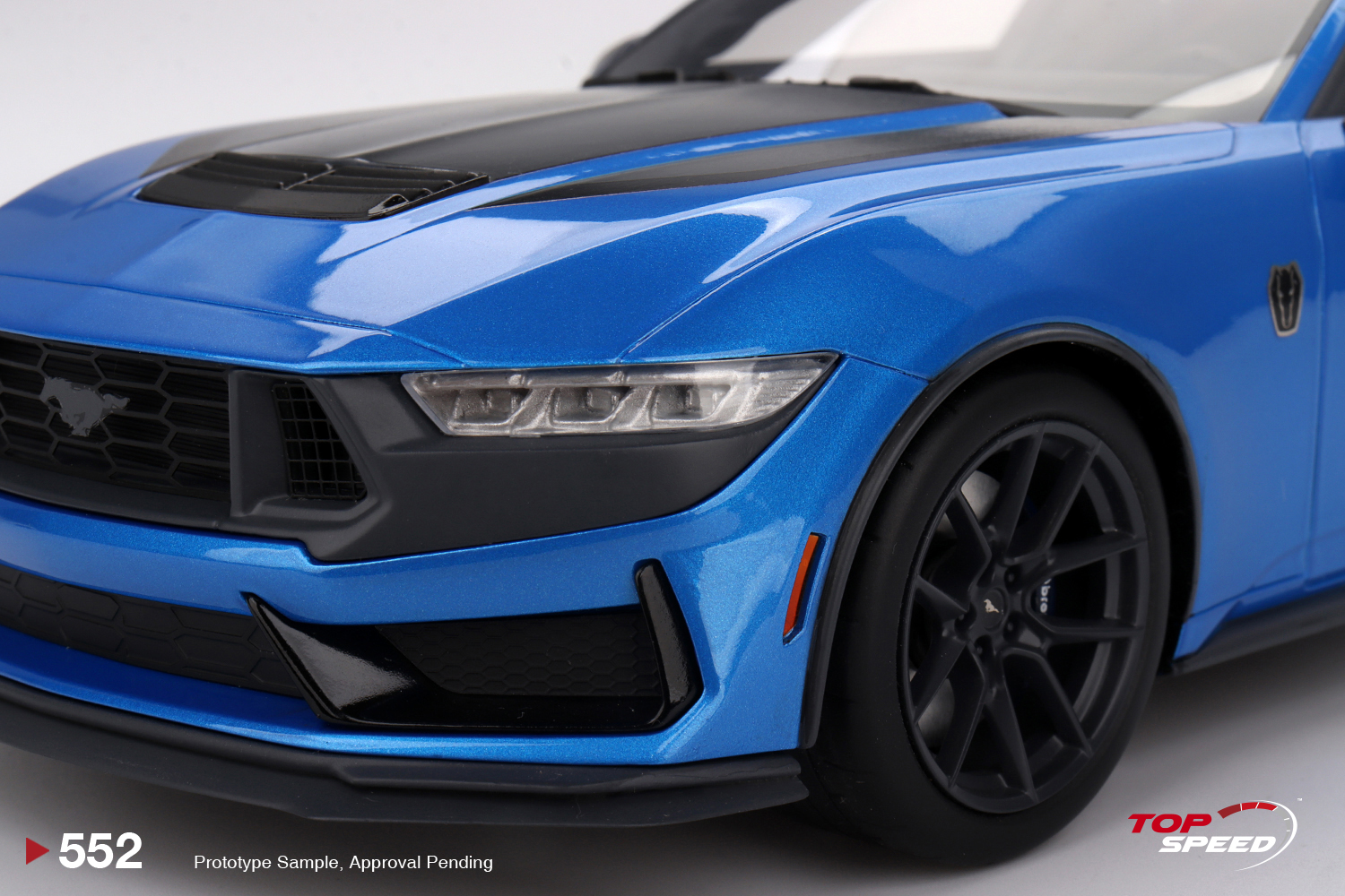 Ford Mustang Dark Horse 2024 Grabber Blue 1:18 TopSpeed - 20 anos