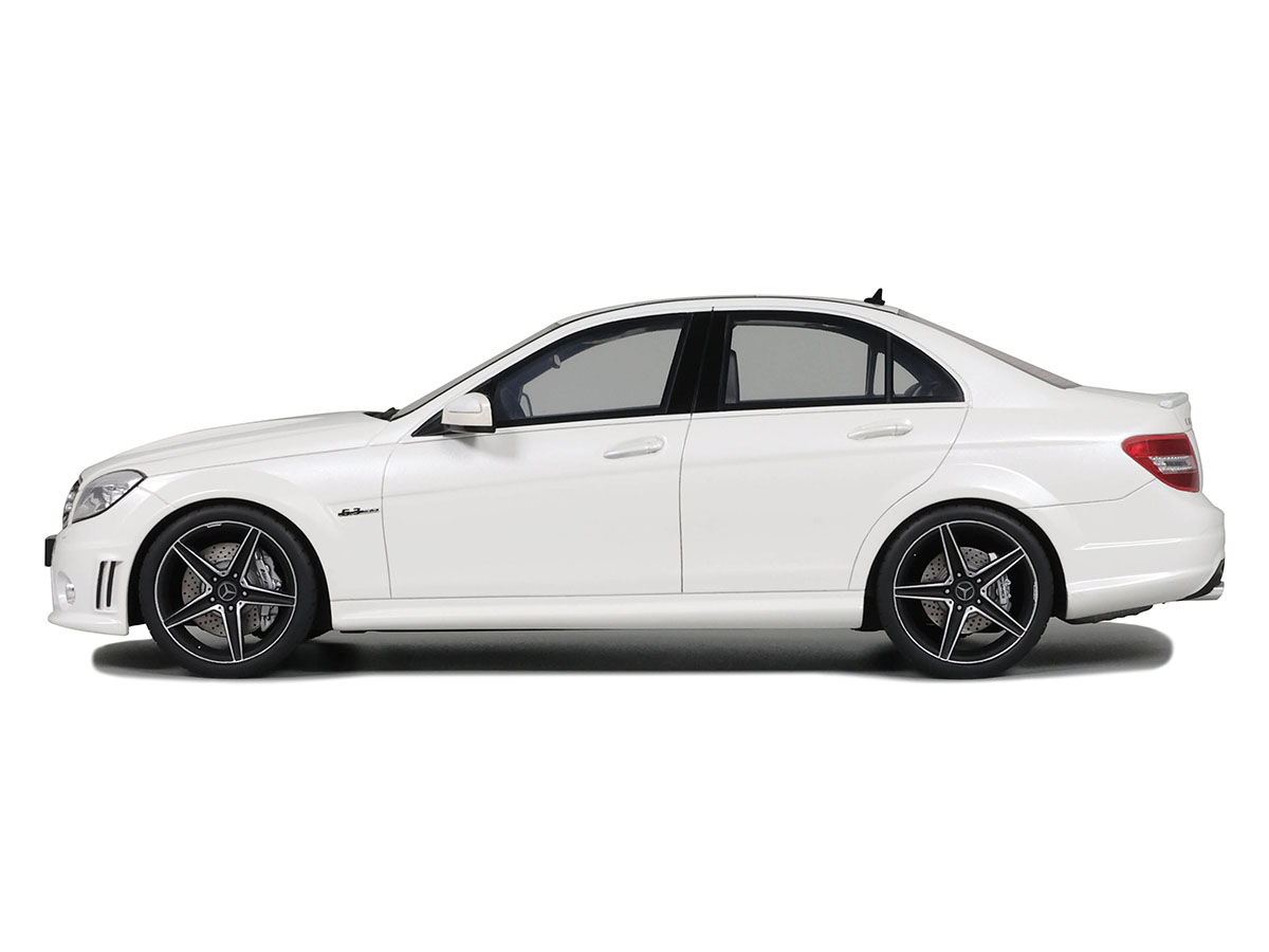 Mercedes Benz C63 AMG 2007 1:18 GT Spirit Branco - 20 anos! Loja