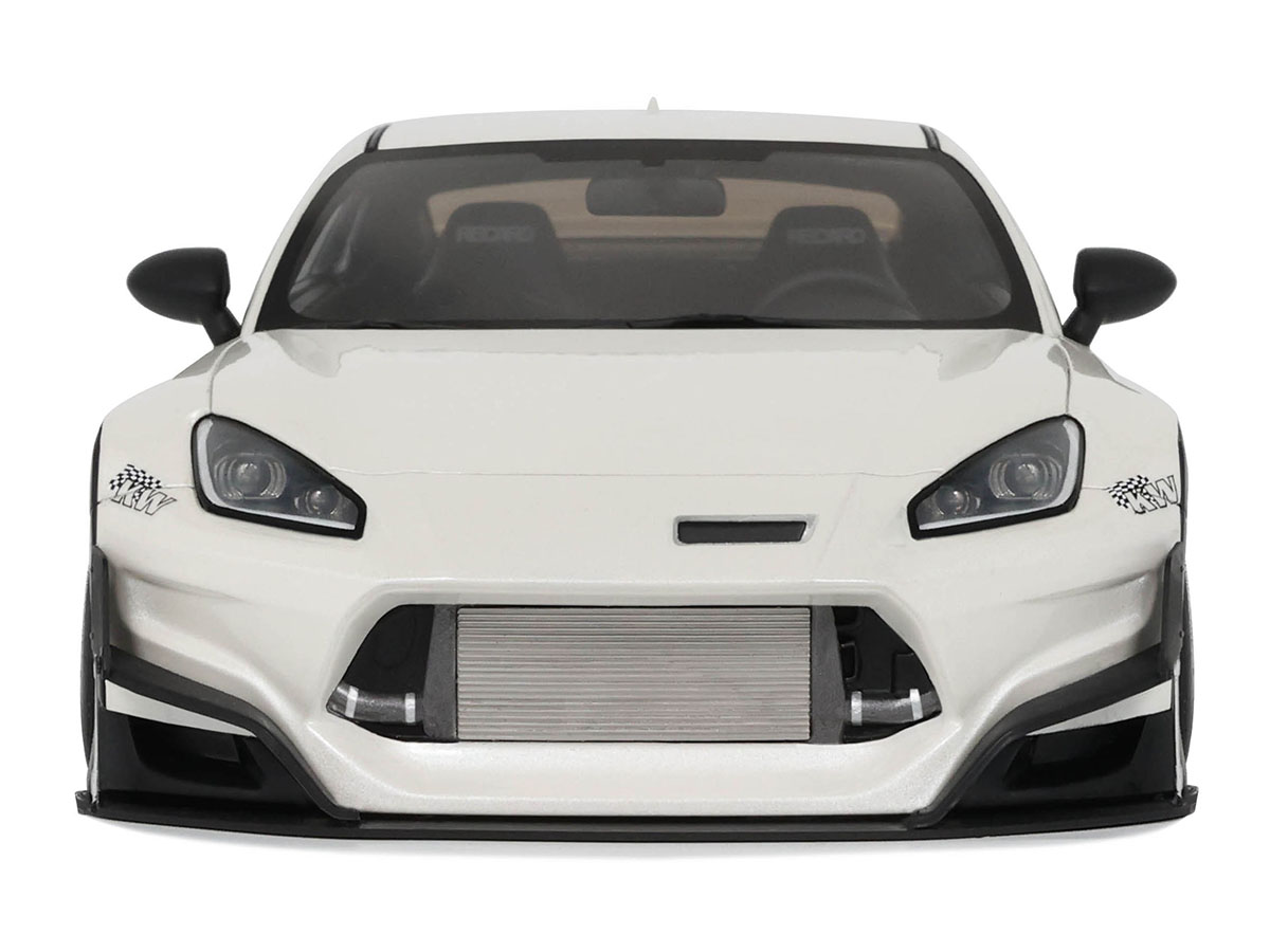 Toyota GR86 Pandem Body Kit 2023 1:18 GT Spirit Branco - 20 anos