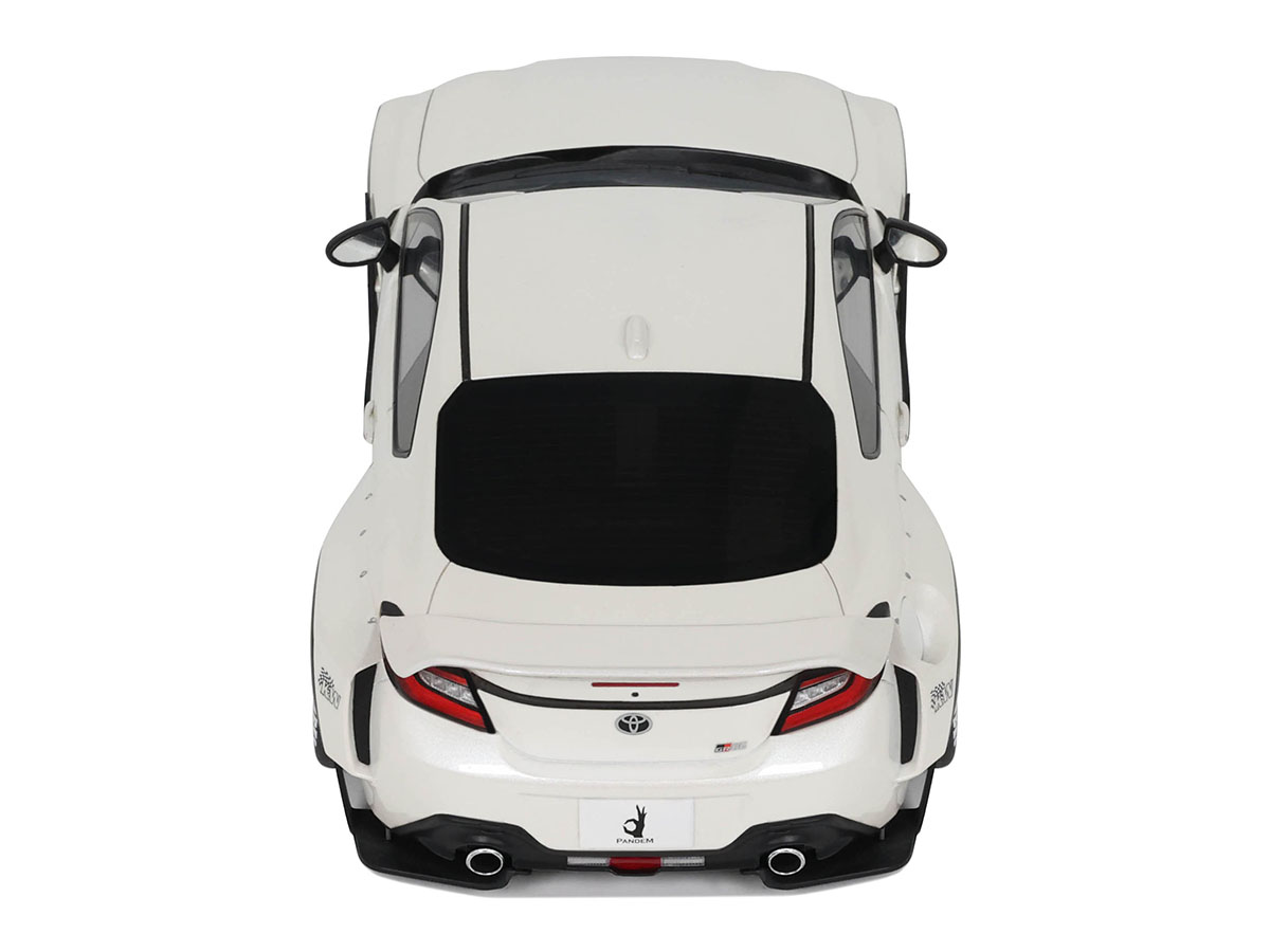 Toyota GR86 Pandem Body Kit 2023 1:18 GT Spirit Branco - 20 anos