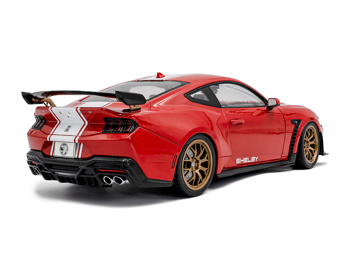 Shelby Mustang Super Snake 2025 1:18 Solido Vermelho - 20 anos