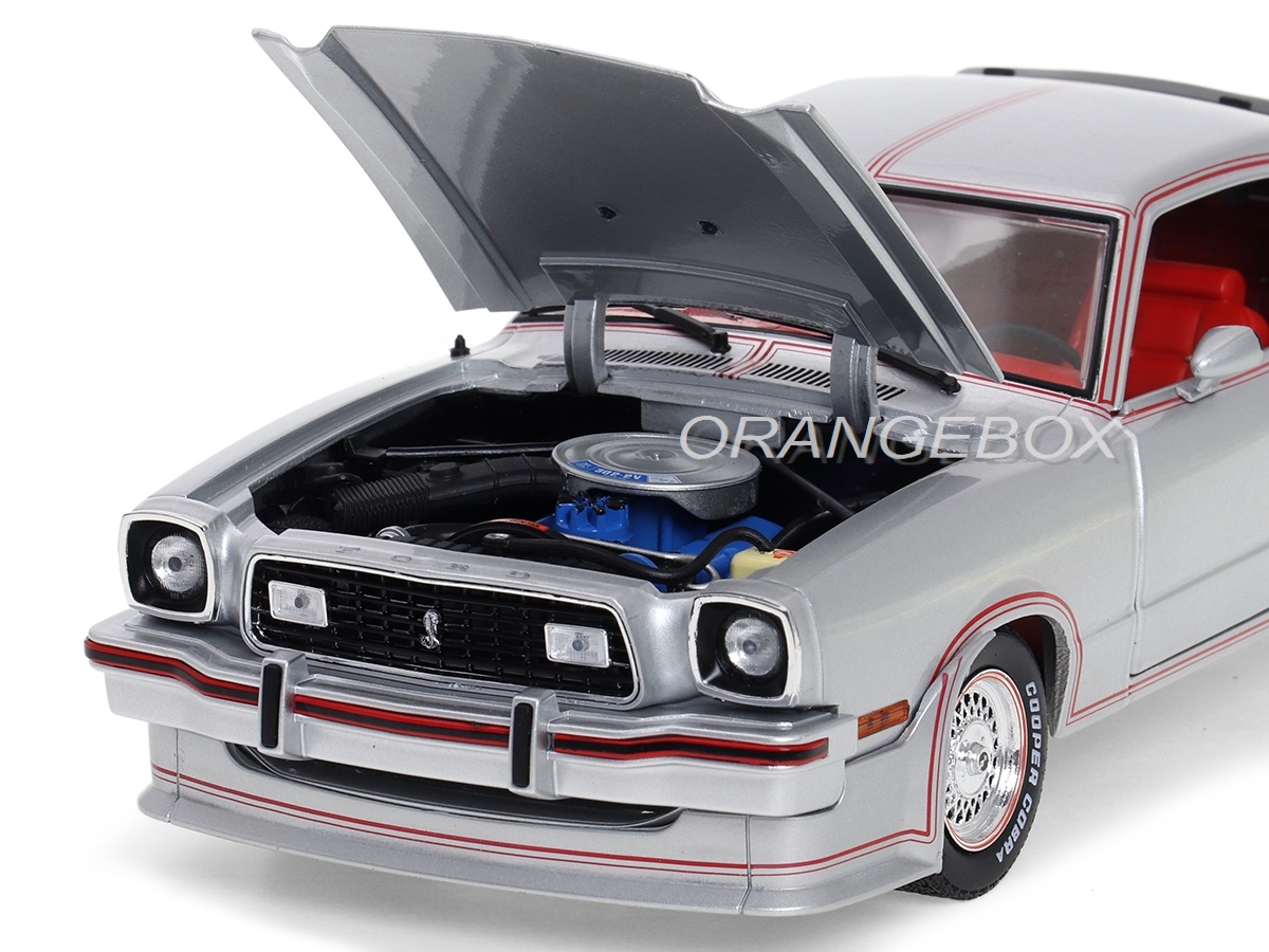 Ford Mustang II 1978 King Cobra 1:18 Greenlight Prata - 20 anos