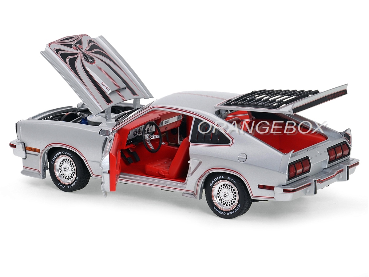 Ford Mustang II 1978 King Cobra 1:18 Greenlight Prata - 20 anos