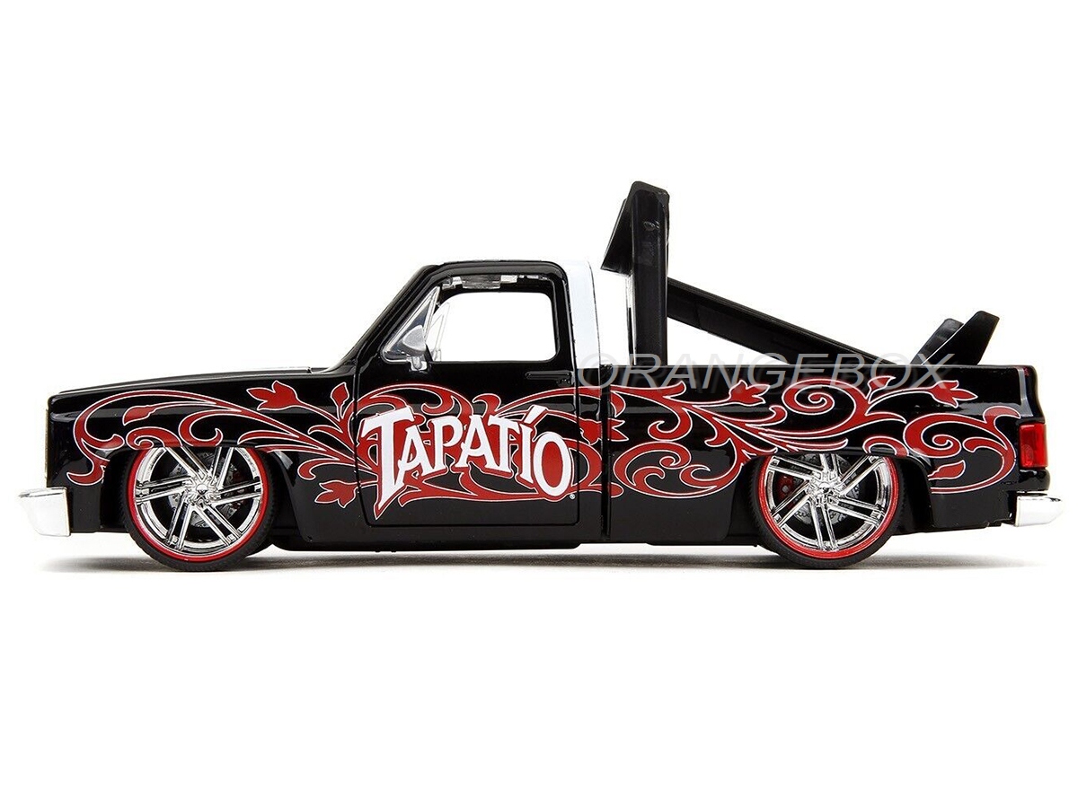 Chevy C10 1985 Tapatio Day of The Dead + Figura Charro Man 1:24